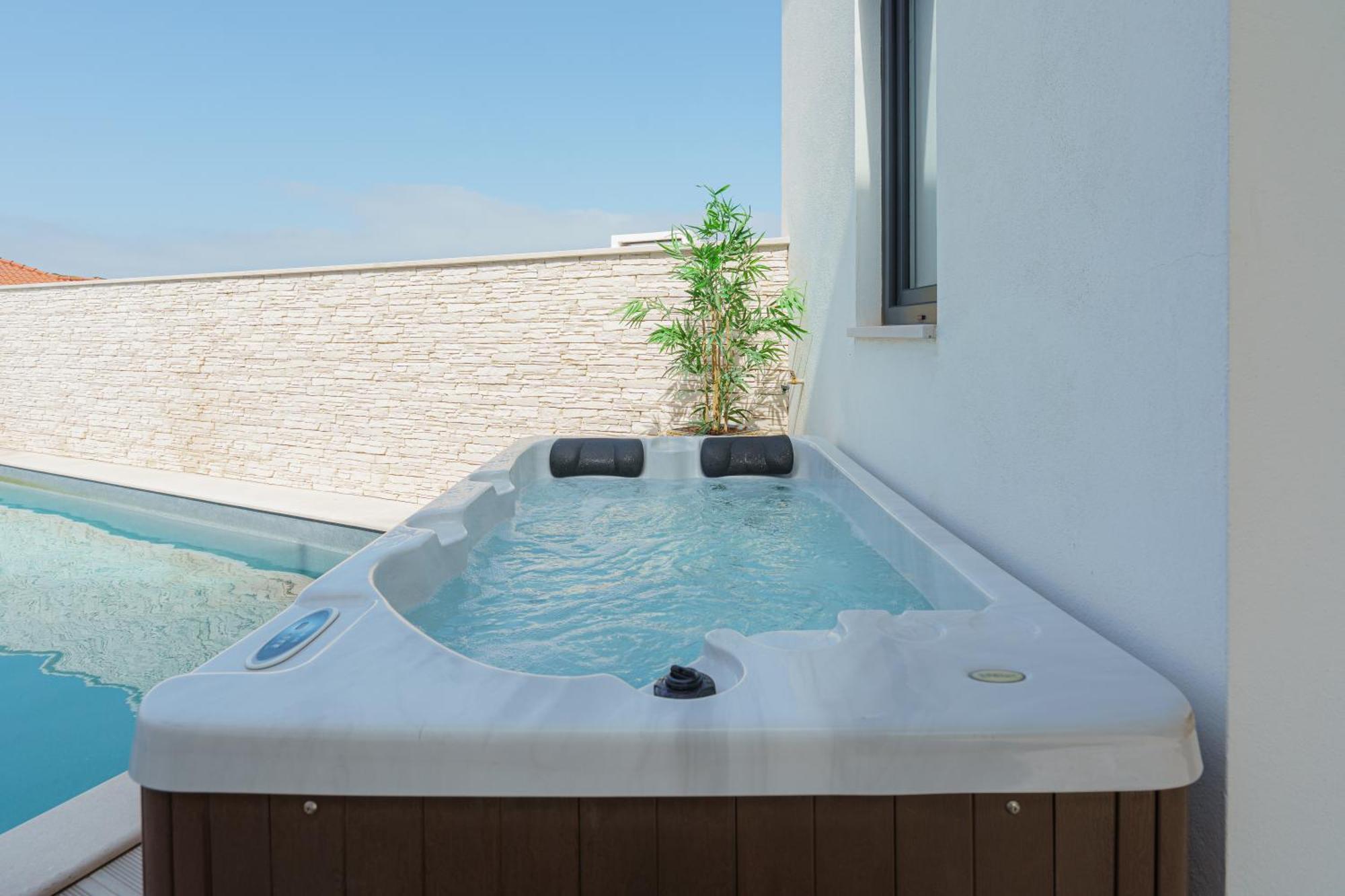 לוריניה Beach Villa With Ocean View מראה חיצוני תמונה
