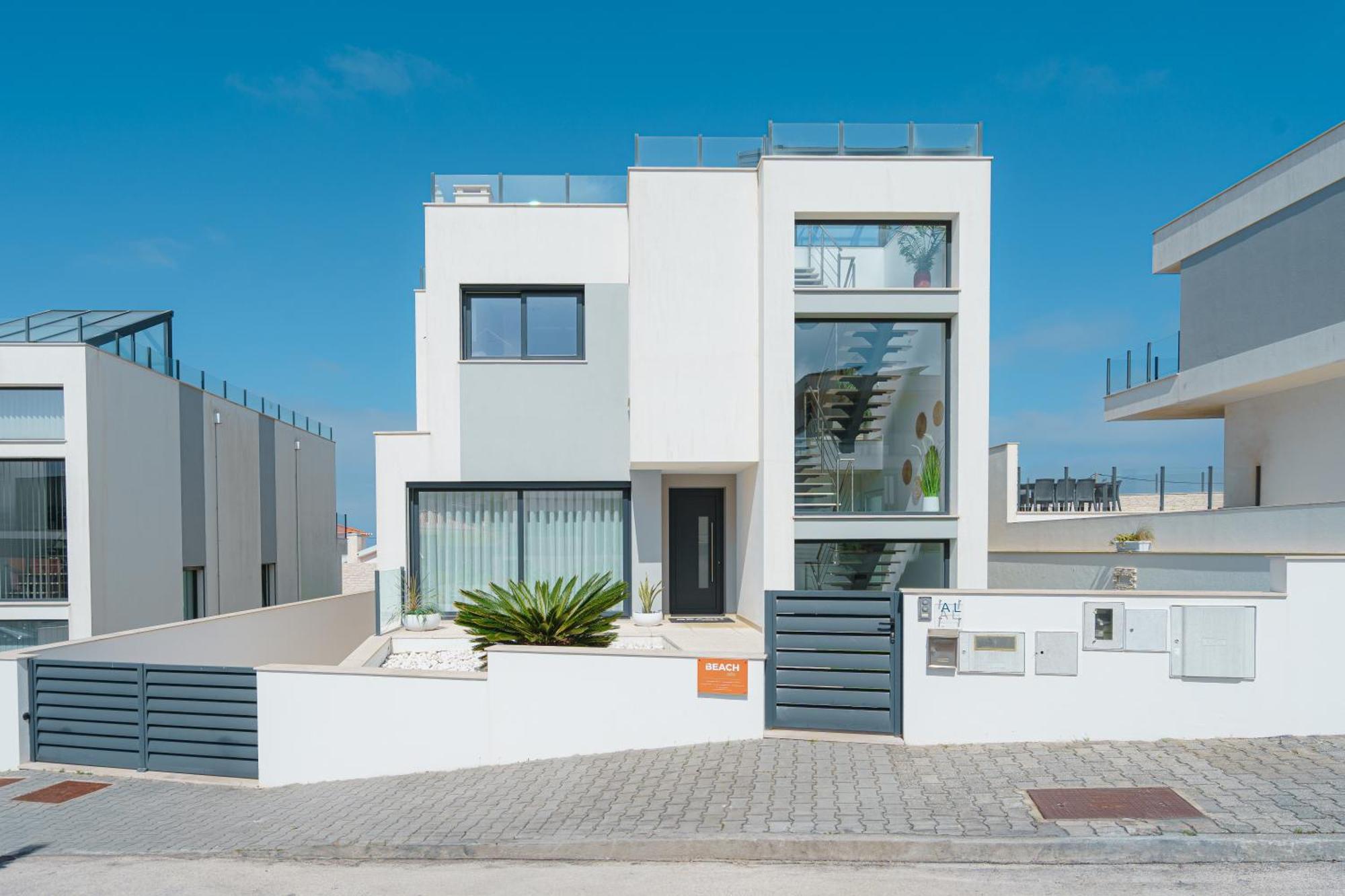 לוריניה Beach Villa With Ocean View מראה חיצוני תמונה